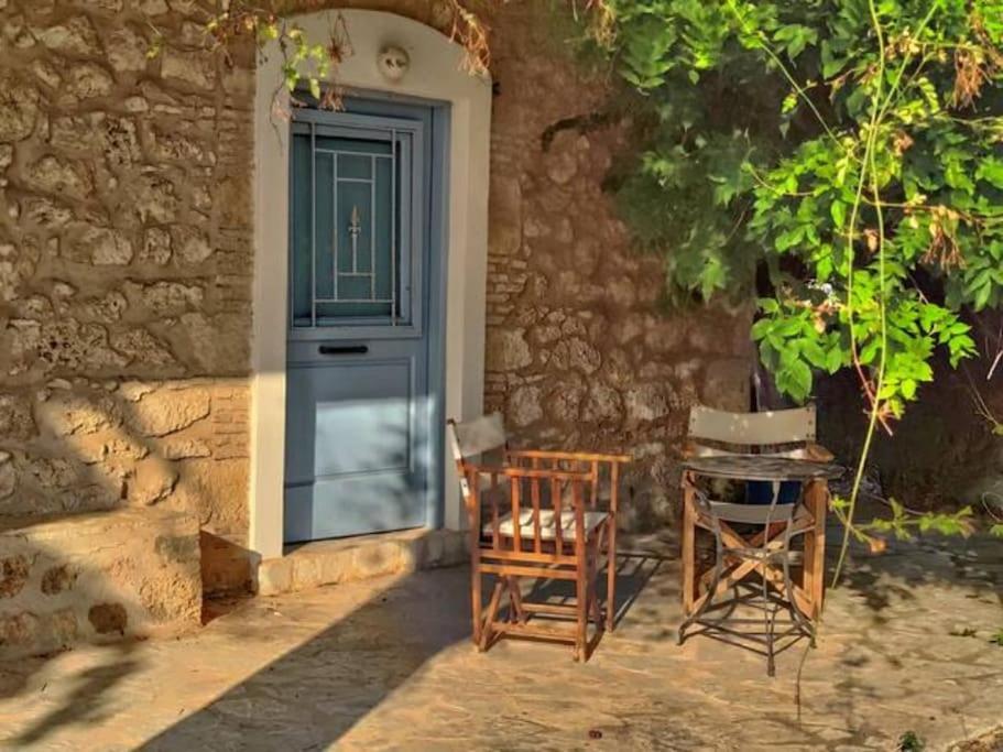Στούντιο Σε Πέτρινο Σπίτι, Κοντά Σε Παραλία Leilighet Kyparissía Eksteriør bilde