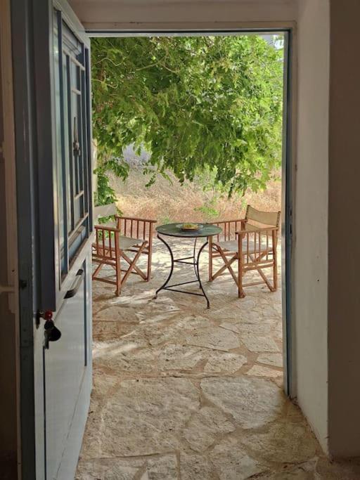 Στούντιο Σε Πέτρινο Σπίτι, Κοντά Σε Παραλία Leilighet Kyparissía Eksteriør bilde